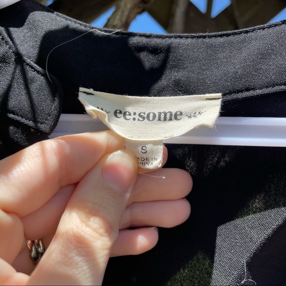 Maternity Black Solid V-Neck 3/4 Sleeve Dress! - Picture 7 of 7